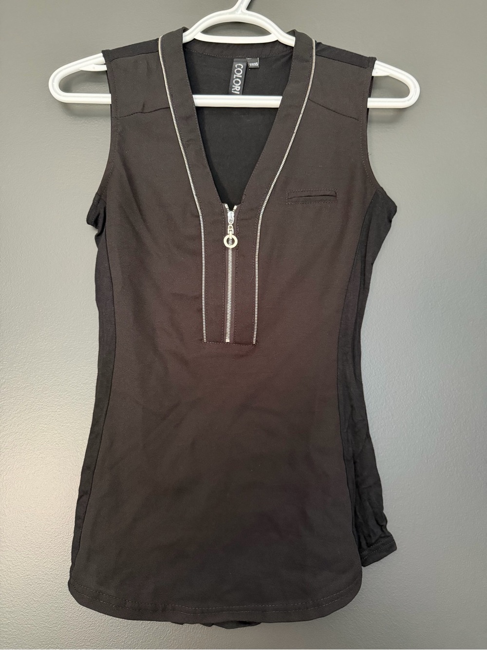 Colorful Black Zip-Front Sleeveless Camisole